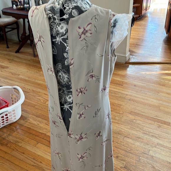 Brooks Brothers size 8 Ivory silk floral print maxi dress bias cut movement - Picture 8 of 13